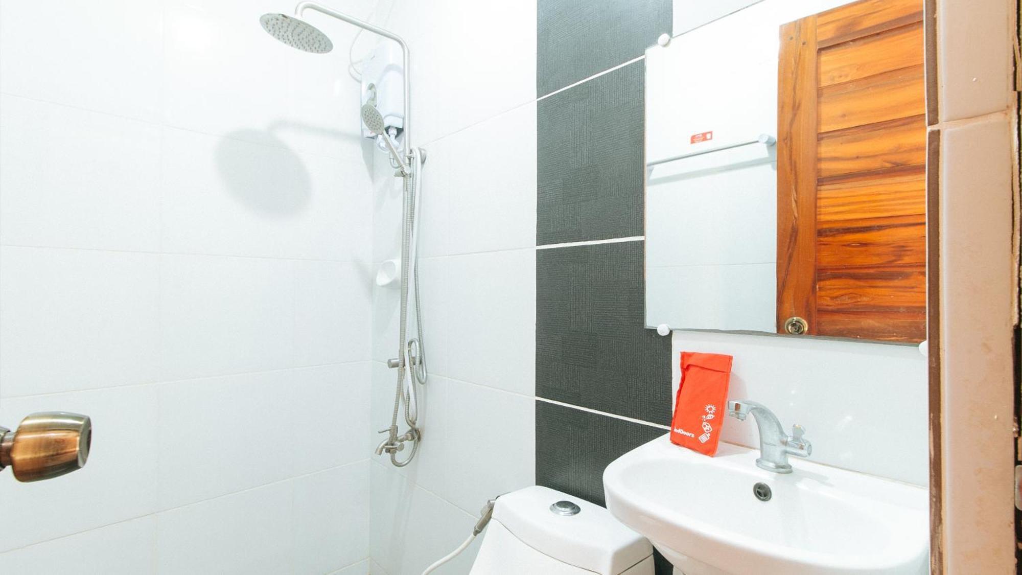 Reddoorz Plus @ Jollydays Hotel Nueva Ecija San Jose  Экстерьер фото