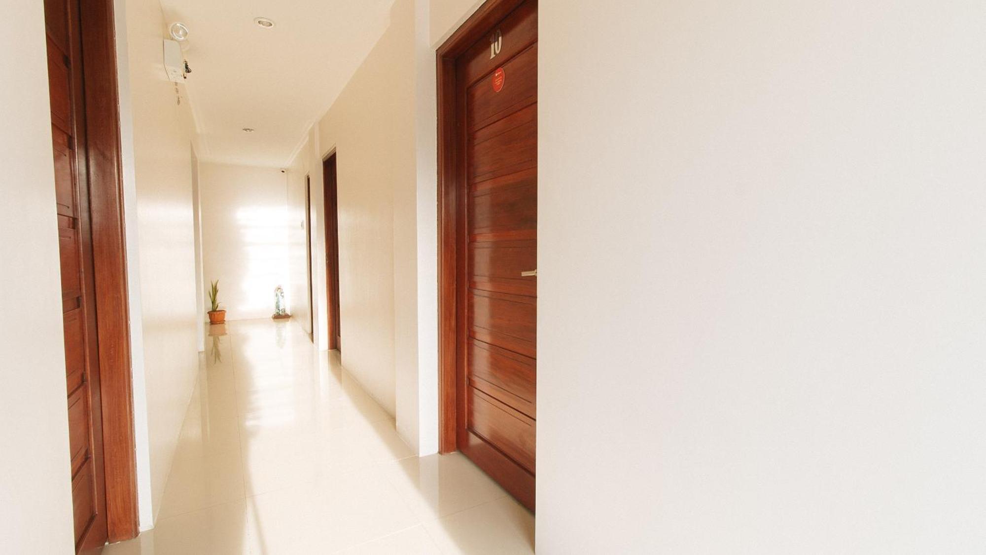 Reddoorz Plus @ Jollydays Hotel Nueva Ecija San Jose  Экстерьер фото